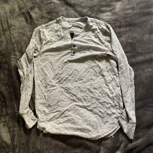 Men’s Hollister long sleeve tee